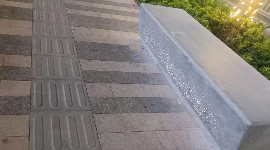 飾紀上品GRC廠家-深圳羅湖水貝GRC透光坐凳工程案例